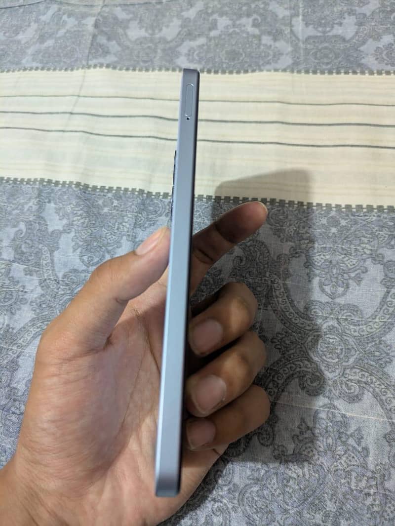 Realme Note 60 4