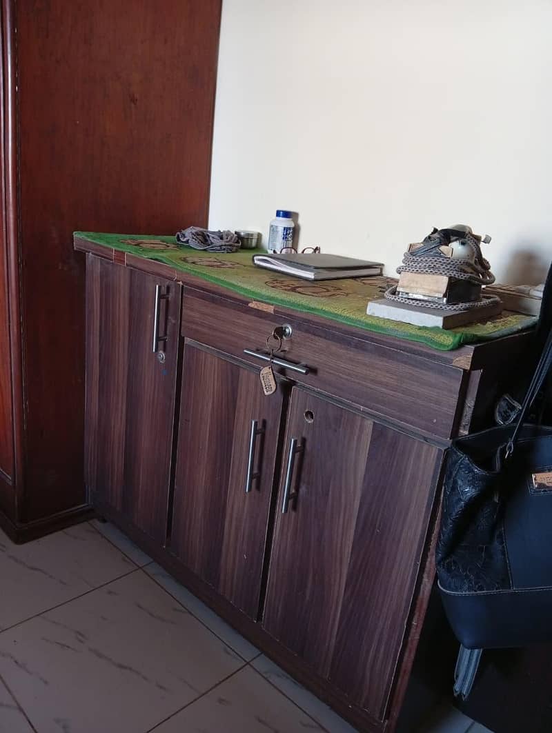 Iron Table 0