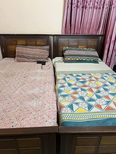 5 Single beds original sheeshum