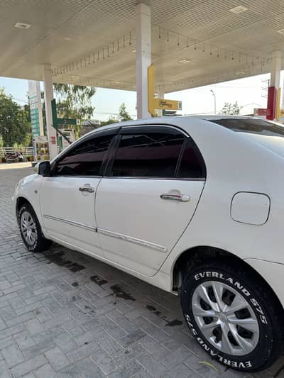 Toyota Corolla SE saloon 2002
