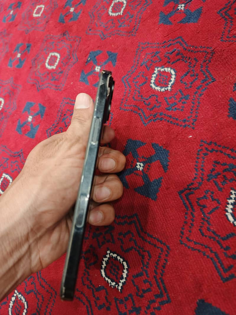 Apple iPhone 16 Plus 4
