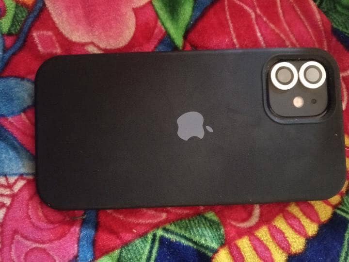 Apple iPhone 12 1