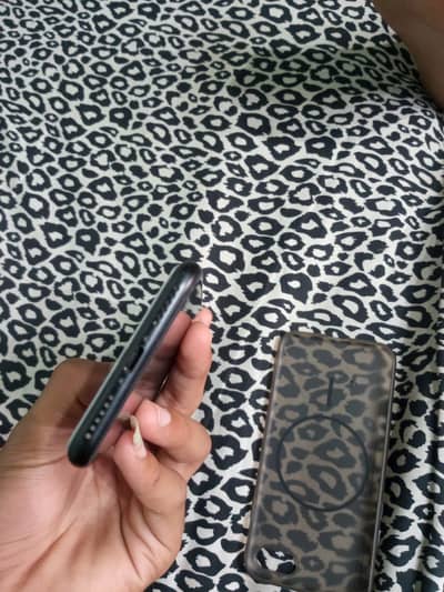 Apple iPhone SE