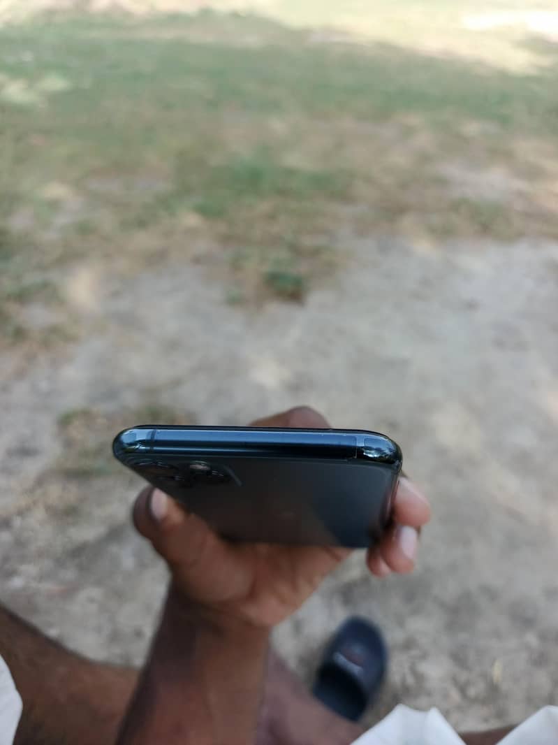 Apple iPhone 11 Pro Max 1