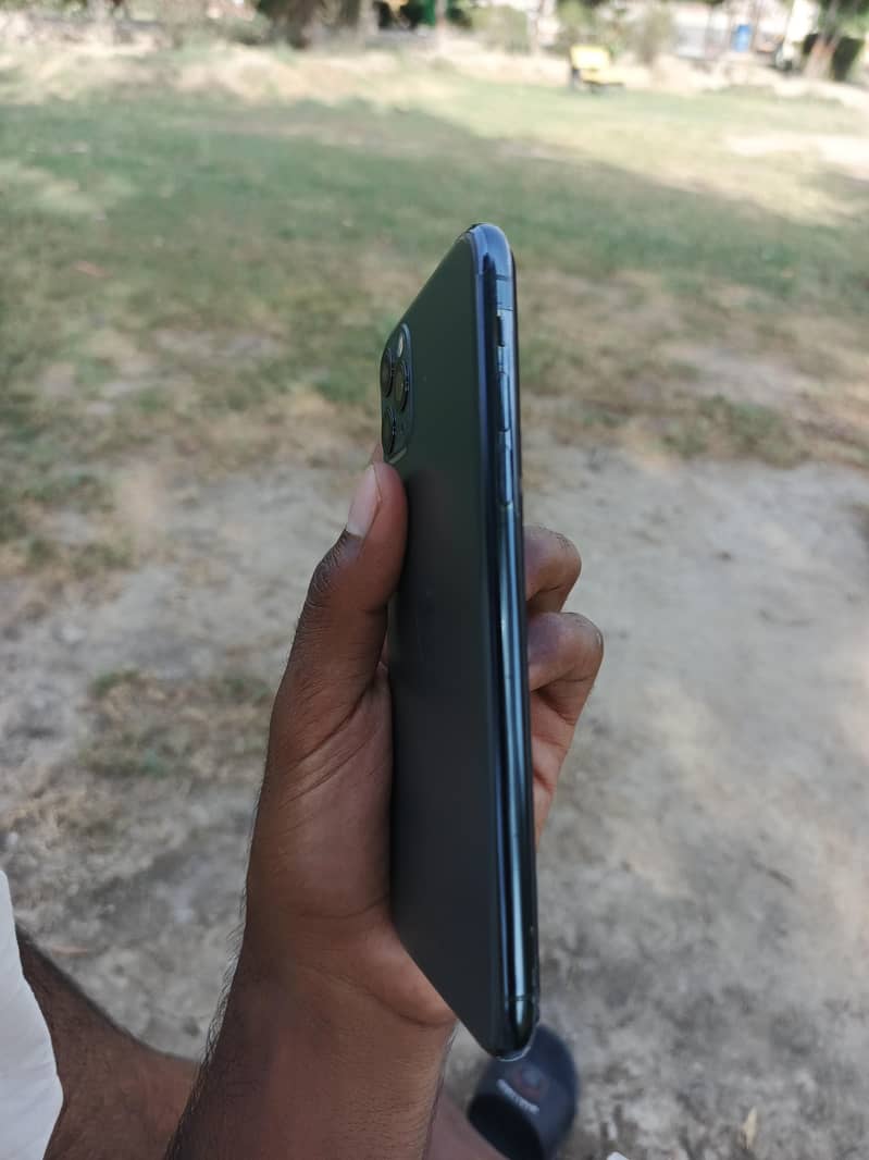Apple iPhone 11 Pro Max 3