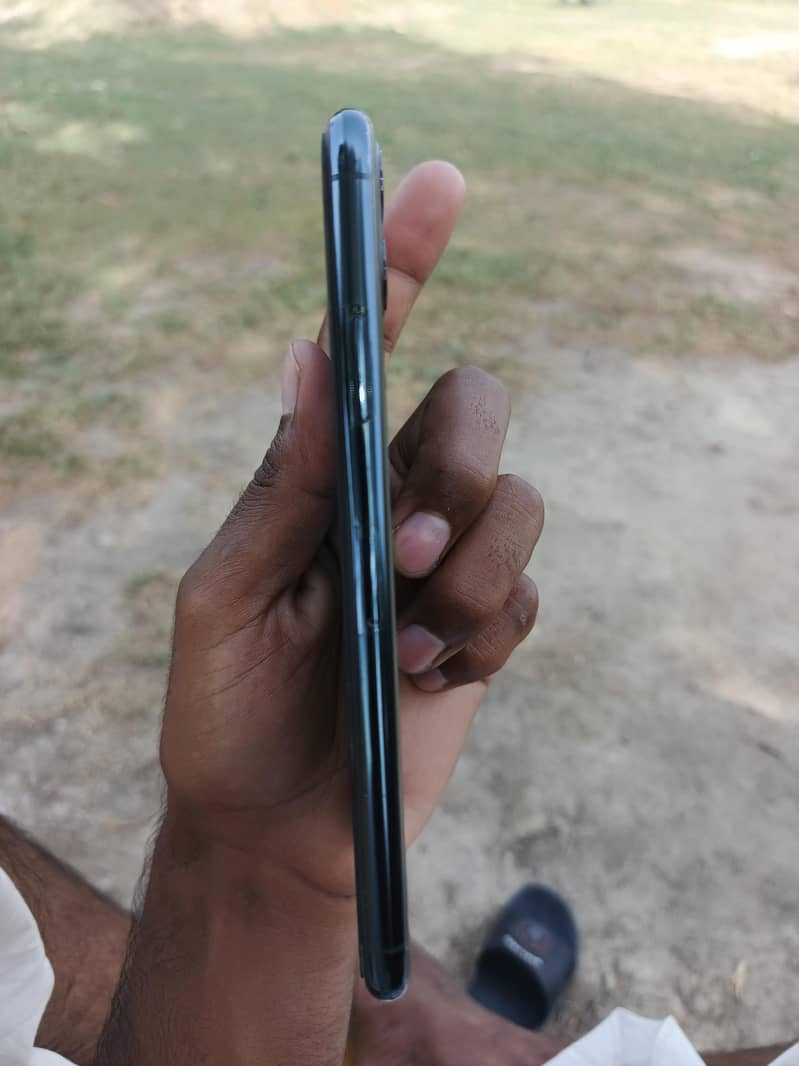 Apple iPhone 11 Pro Max 5