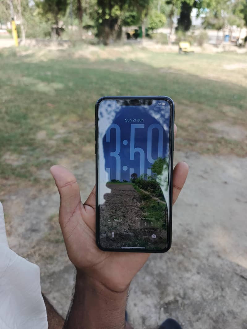 Apple iPhone 11 Pro Max 6