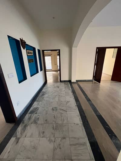 1 kanal Neat & Clean Upper Portion For Rent (Original Pic's Attached)