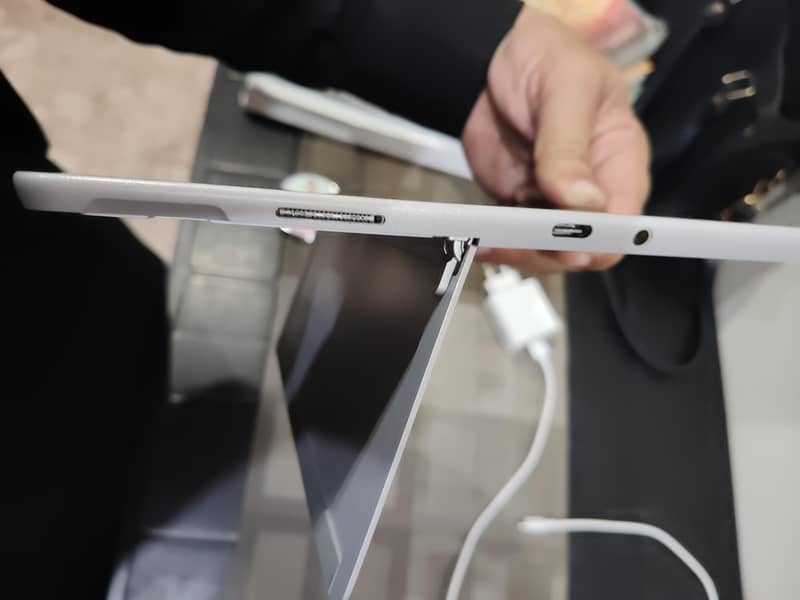 Microsoft Surface Duo 0