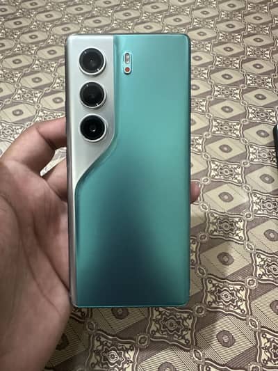 Tecno CAMON 40 Pro