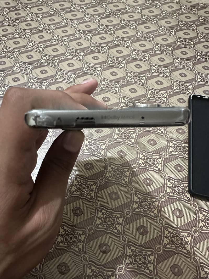 Tecno CAMON 40 Pro 4