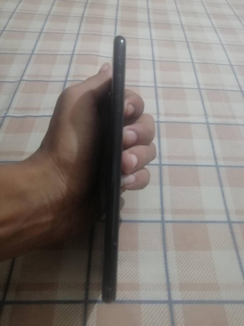 Apple iPhone 7 plus 1