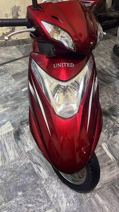 united 2023 self start automatic 100cc petrol scooty