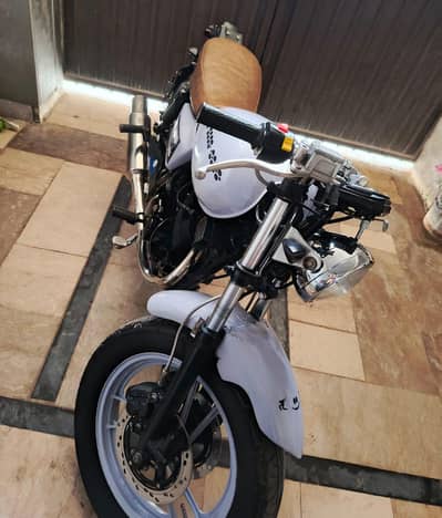 Suzuki GS 150 Total Modified