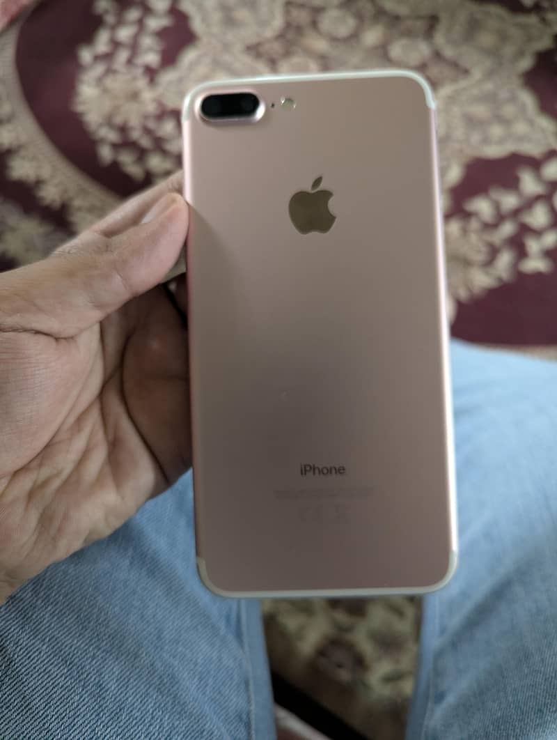 Apple iPhone 7 Plus 1