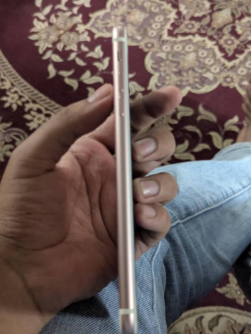 Apple iPhone 7 Plus 2