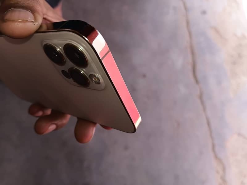 iPhone 12 Pro 1