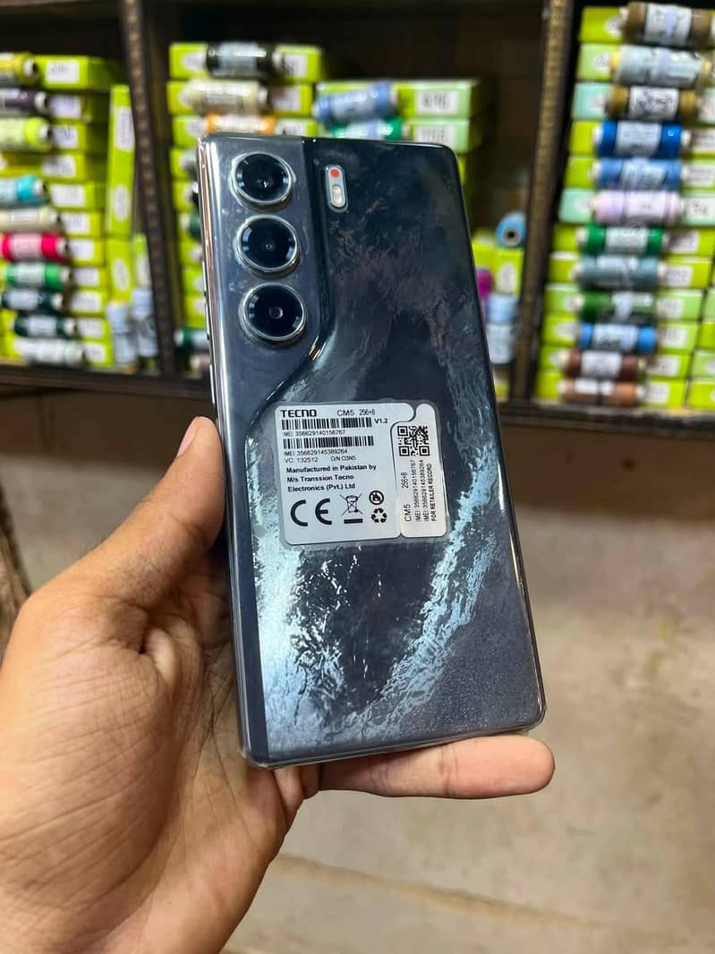 Tecno CAMON 40 1