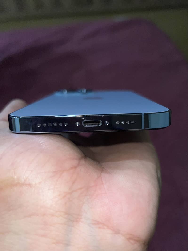 Apple iPhone 13 Pro Max 4