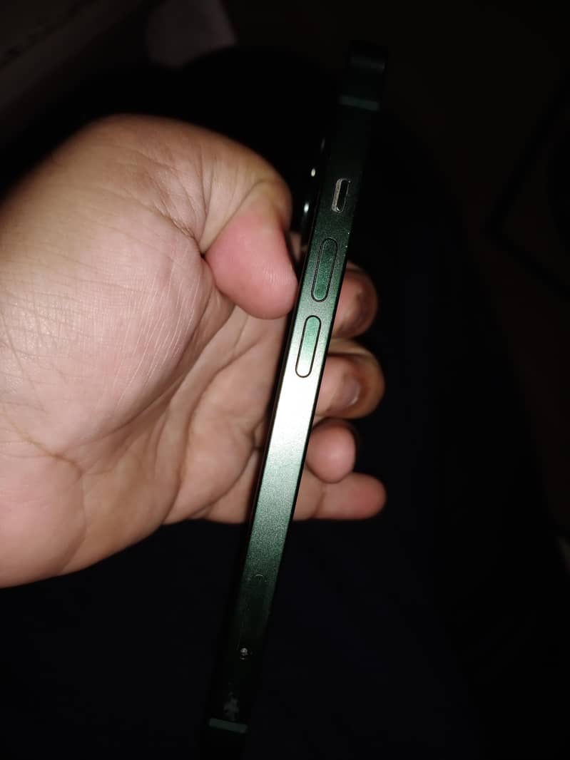 Apple iPhone 13 1