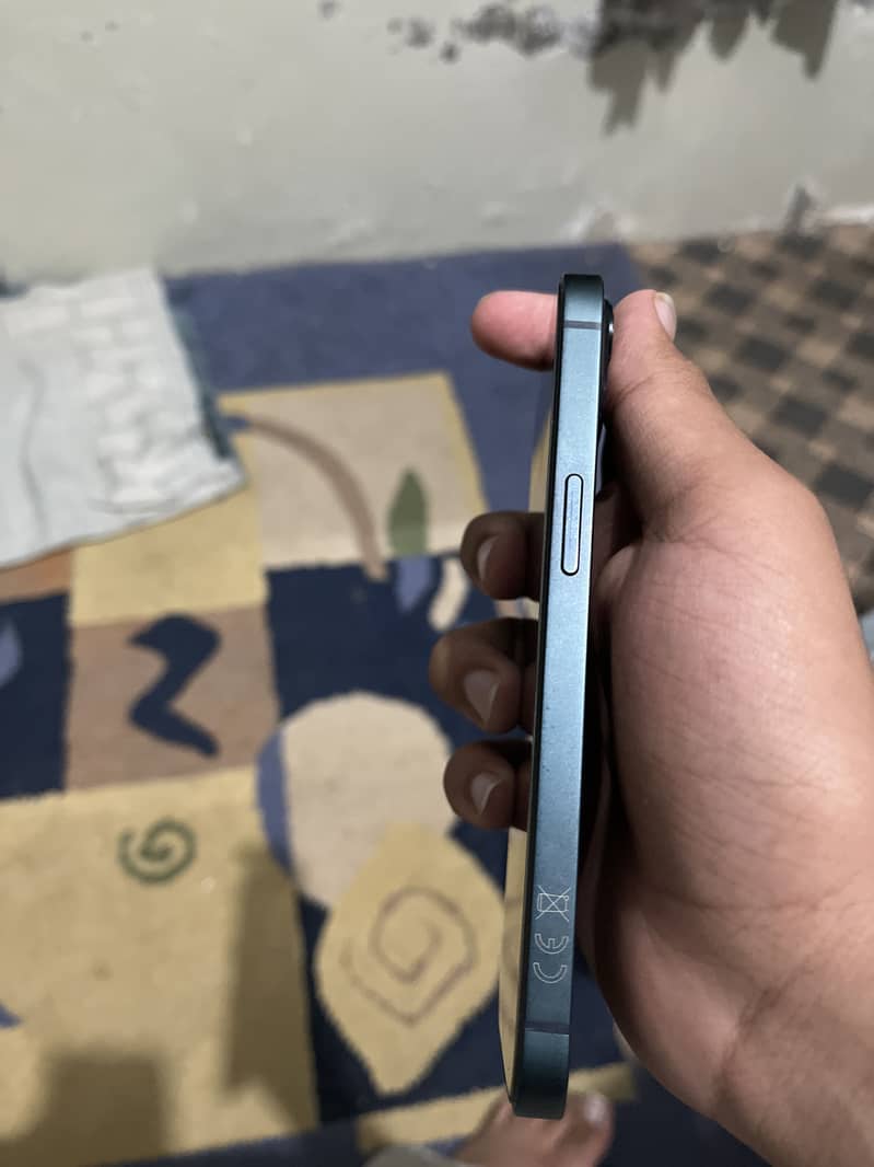 Apple iPhone 13 1