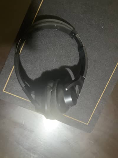 Anker soundcore life Q20i with charger