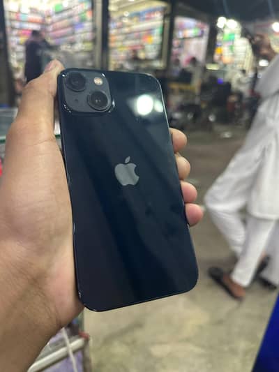 Apple iPhone 13