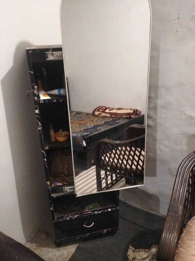 dressing table 0