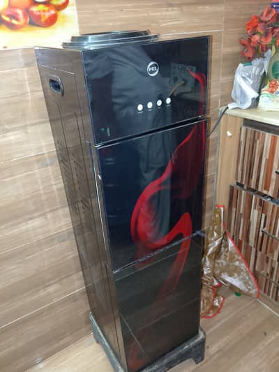 I'm selling pel water dispenser