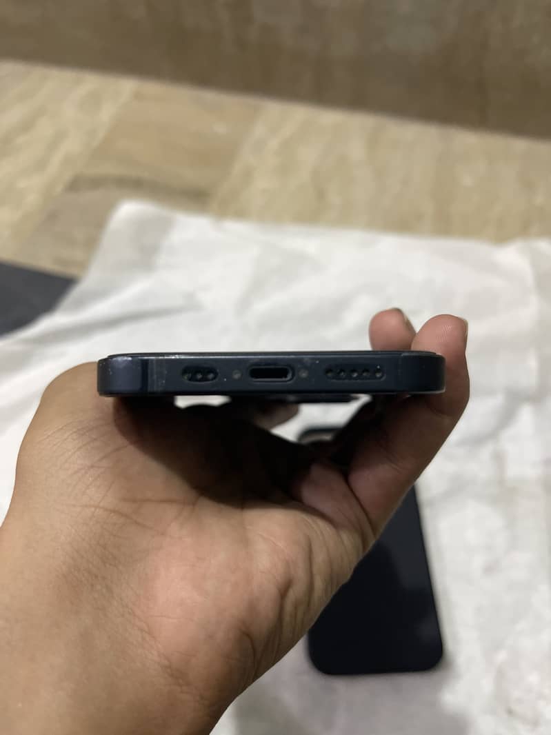 Apple iPhone 13 9