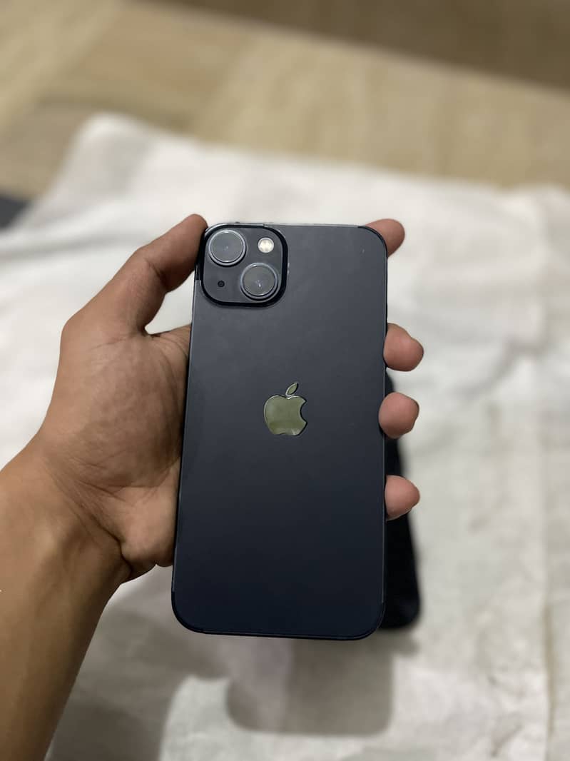 Apple iPhone 13 11