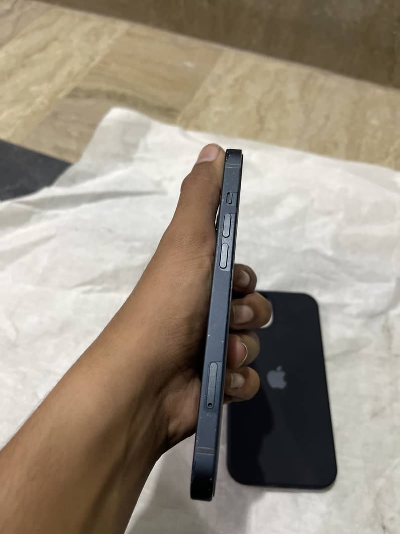 Apple iPhone 13 13