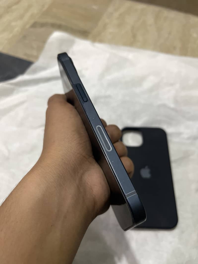 Apple iPhone 13 14
