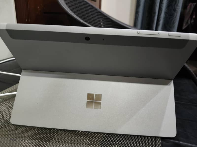 microsoft surface 8/256 2