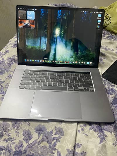 MacBook pro 2019 32/512