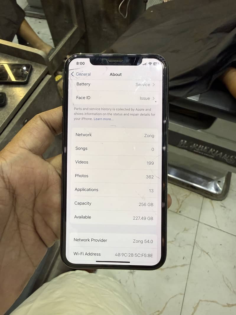 Apple iPhone X 3