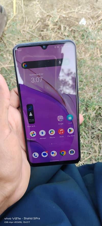 Vivo brand Model V21e DSLR camera