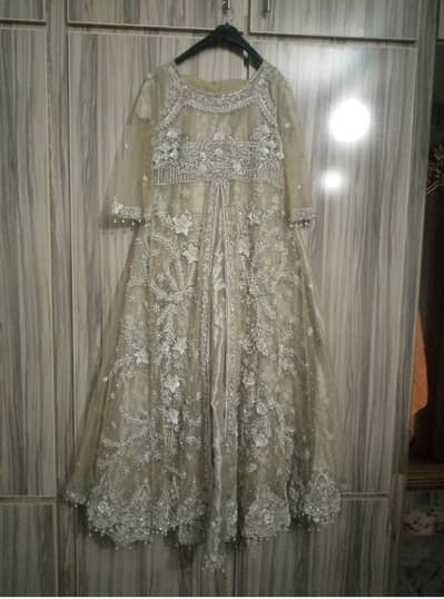 bridle maxi dress for sale bilkul ok halat hi iske monasib kemat dy