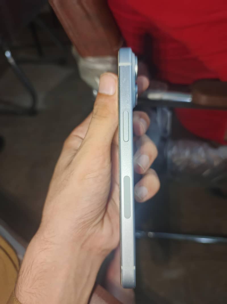 Apple iPhone 15 128GB 2