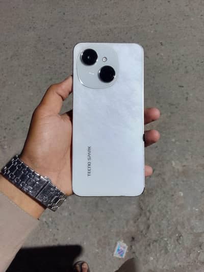 Tecno Spark Go 1