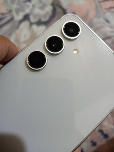 Samsung galaxy S24 FE 8/256 Non PTA Total genuine Water pack.