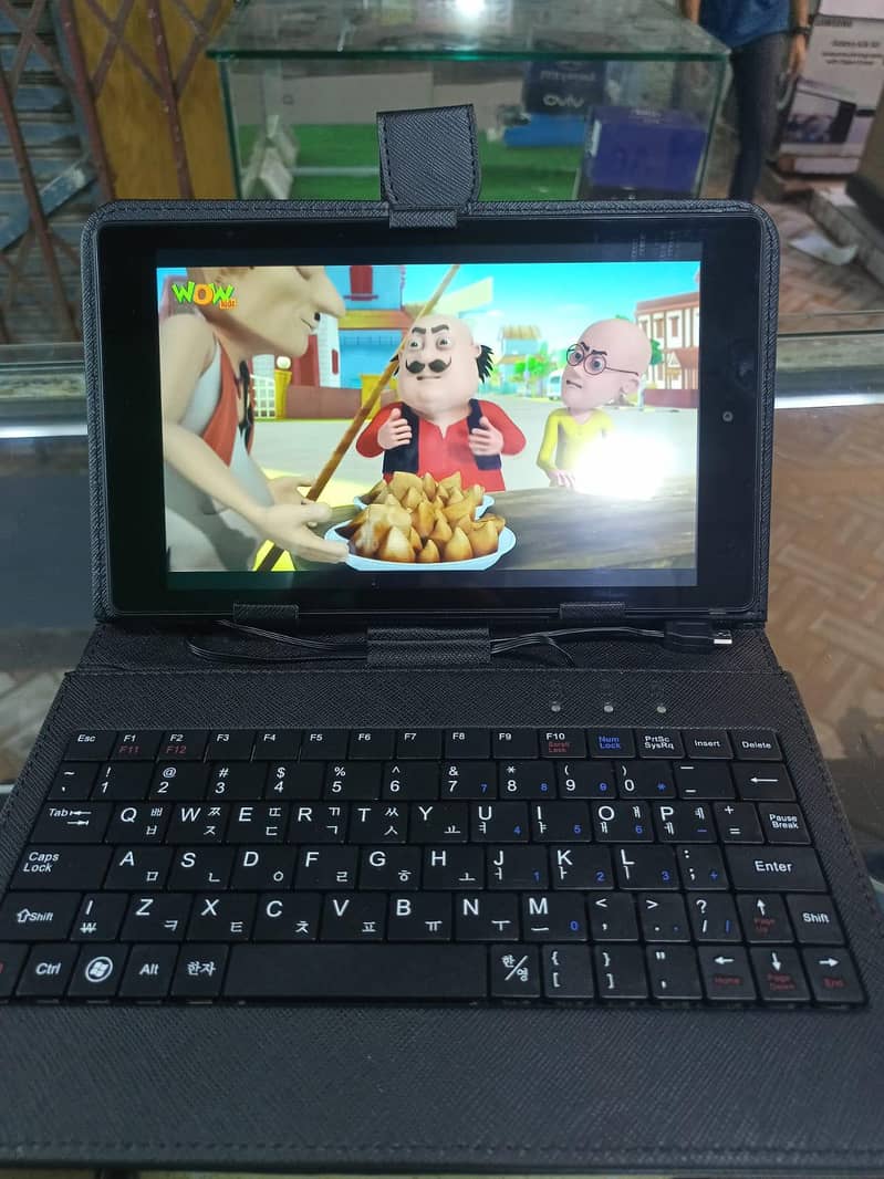 Amazon 8 inch with keybaord 6