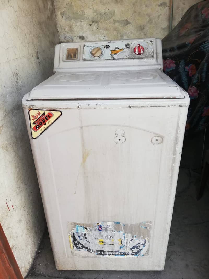 فروخت کے لیے: آفتاب ایشیا واشنگ مشین 5