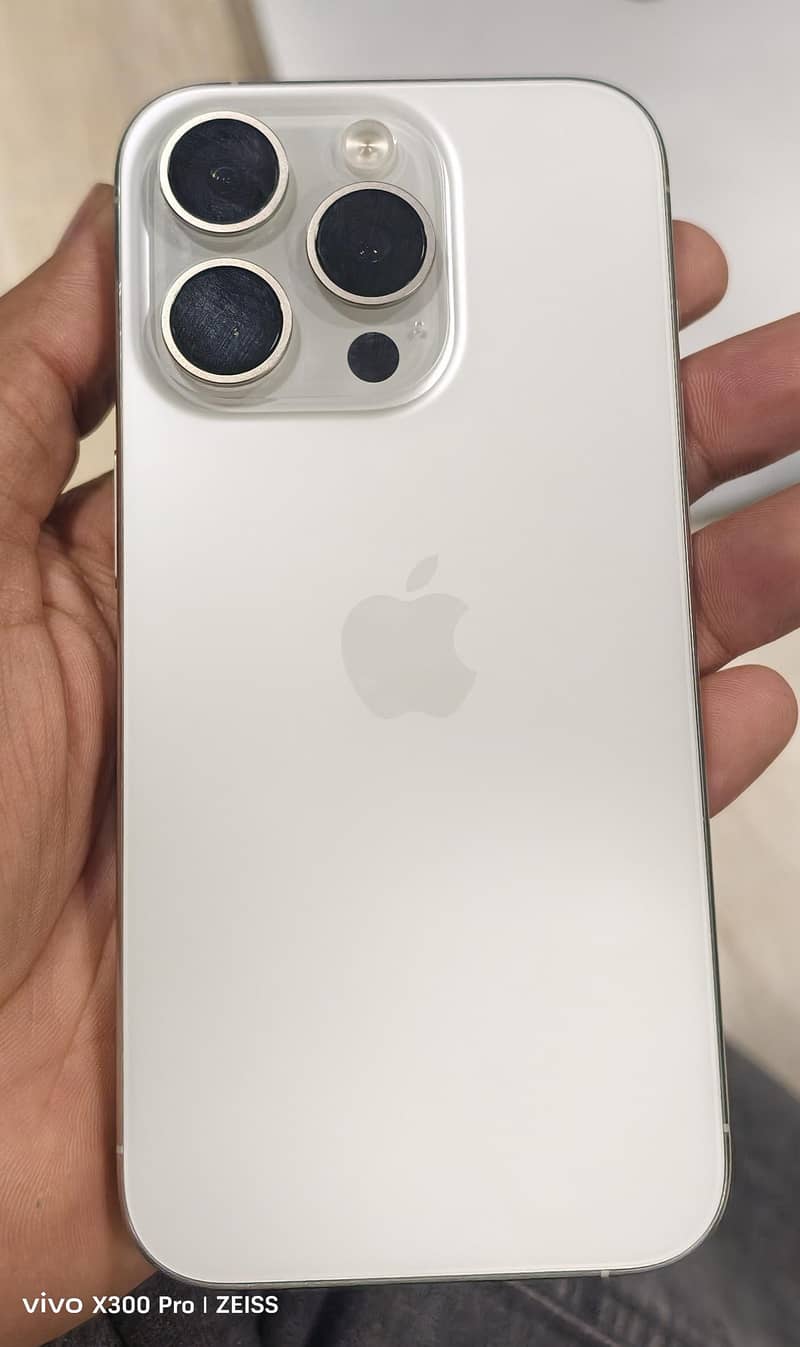 Apple iPhone 15 Pro 0