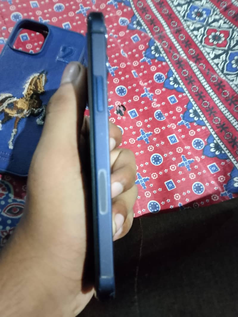 iPhone 12 3