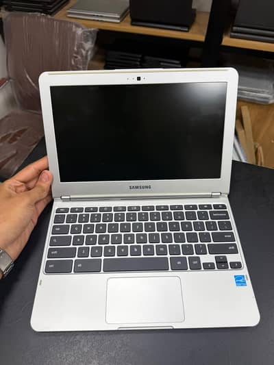 Samsung chrome book.