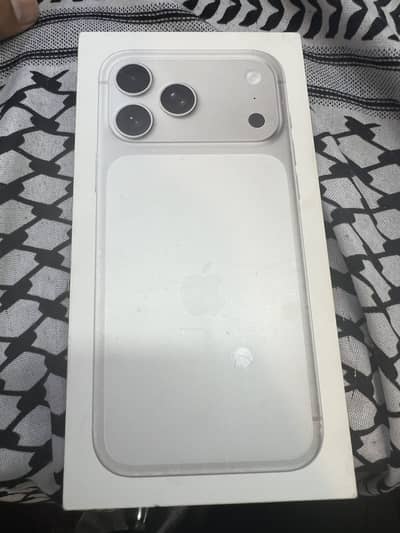 I phone 17 pro max 256GB box pack