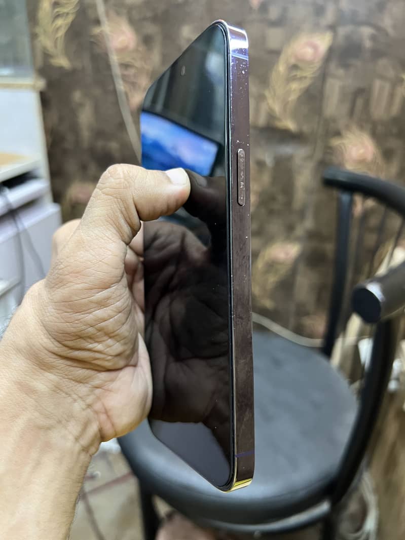 iPhone 14 Pro Max 4