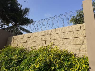 Razor wire and Barbed wire kaanta taar