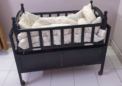 baby cot